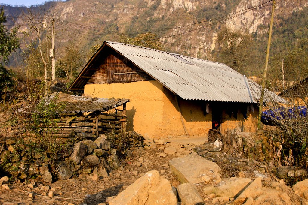 Du lịch Lạng Sơn: Chiêm ngưỡng những ngôi nhà trình tường hàng trăm năm không đổi