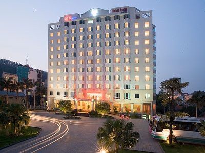 Khách sạn Starcity Hạ Long
