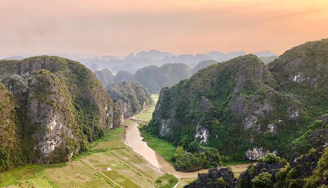 Hang Múa, điểm du lịch đẹp ở Ninh Bình bạn không nên bỏ qua