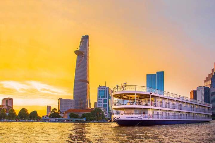 5 du thuyền trên sông Sài Gòn cho bạn trải nghiệm bữa tối lãng mạn bên người thương